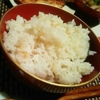 貝出汁でしみじみ美味しい、湯葉飯